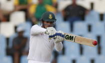 South Africa's Quinton de Kock plays a shot during the fourth cricket test match against England at Centurion, South Africa, January 22, 2016.REUTERS/Siphiwe Sibeko