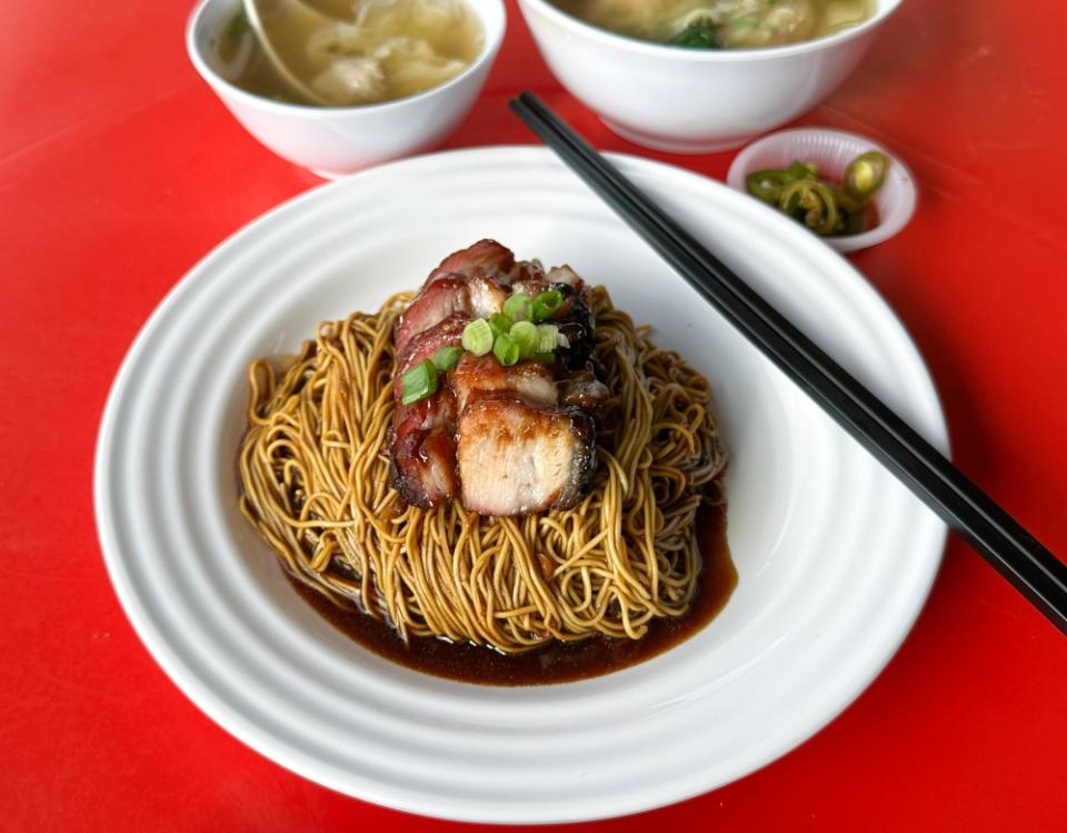 Char Siu Wantan Noodles is the classic must-eat here with the springy noodles and luscious 'char siu'.