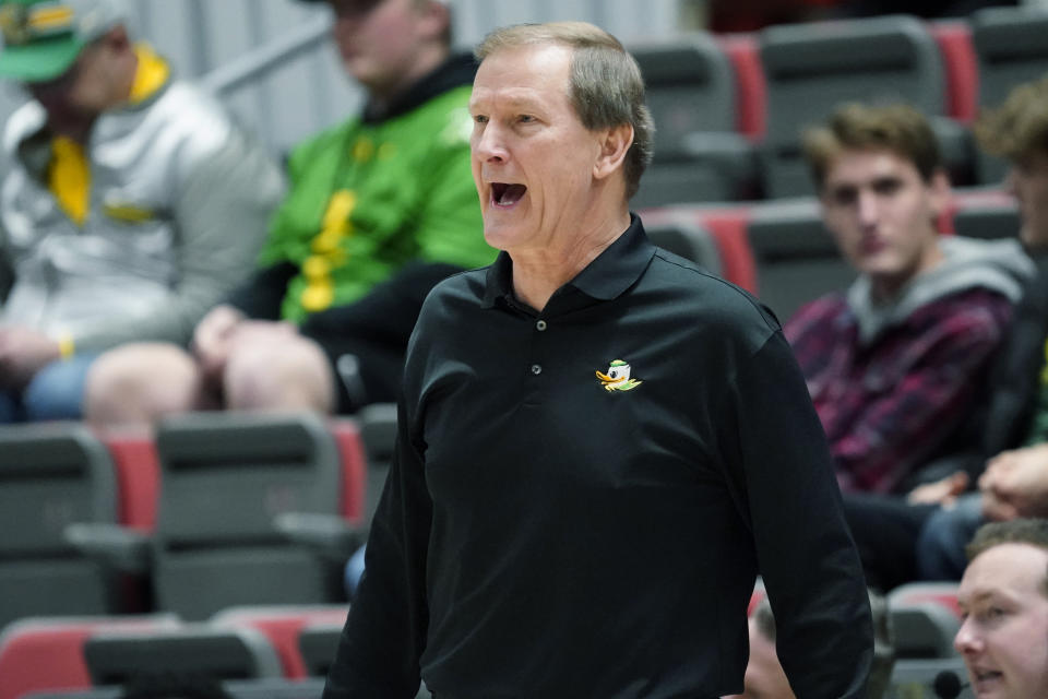 Oregon coach Dana Altman yells from the sideline during the first half of the team's NCAA college basketball game against Washington State, Saturday, Jan. 6, 2024, in Pullman, Wash. (AP Photo/Ted S. Warren)
