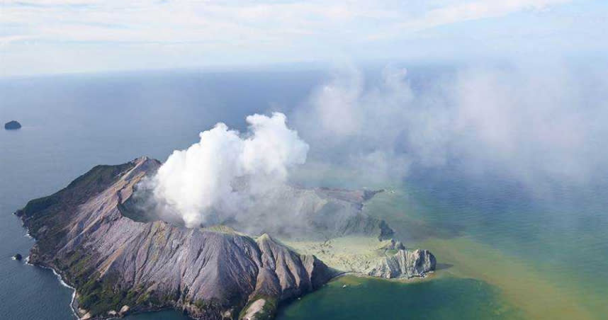 紐西蘭懷特島9日火山噴發已造成5人死亡。（圖／美聯社）