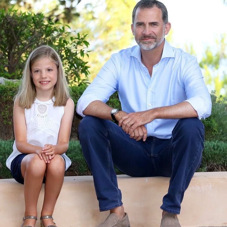 La infanta Sofía y su padre Felipe VI de España