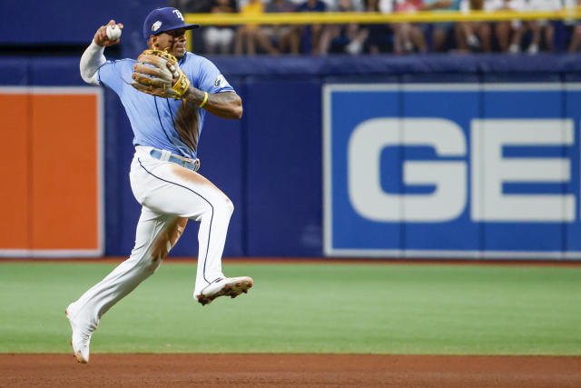 MLB will award Gold Glove to a utility player for first time ever