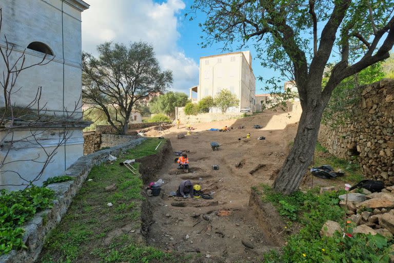 El hallazgo se produjo en dos excavaciones de 600 metros cuadrados cada una ubicadas en el centro de la ciudad de Ile-Rousse, en el oeste de Córcega