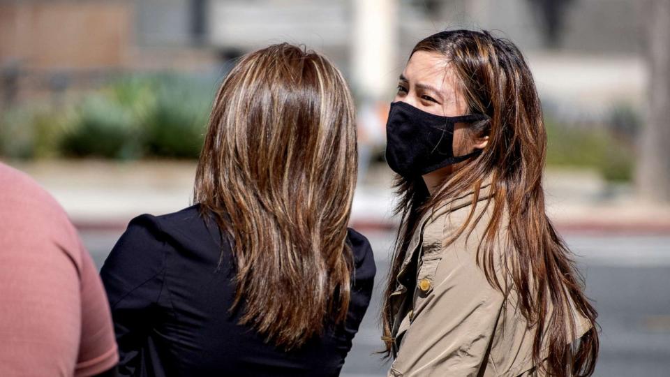 PHOTO: Pedestrians wear masks in Los Angeles July 13, 2022. (Medianews Group/Los Angeles Daily News via Getty Images, FILE)