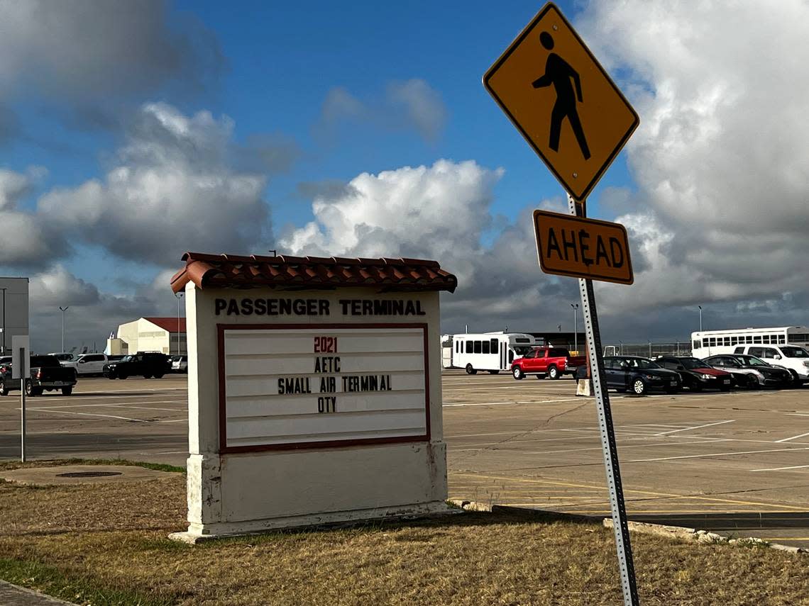 There were few signs of activity at Kelly Field in San Antonio on Tuesday morning, despite reports of a plane of migrants scheduled to take off from there and fly to Delaware. Carl Juste/Miami Herald