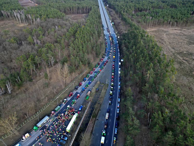 Polish farmers block German border motorway to protest EU agriculture laws