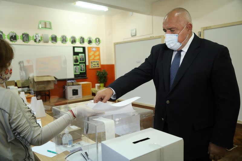 BULGARIE: LE PARTI DU PM BORISSOV DONNÉ EN TÊTE DES LÉGISLATIVES