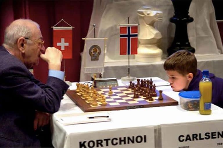 Un increíble duelo generacional: Viktor Korchnoi frente a un joven Magnus Carlsen