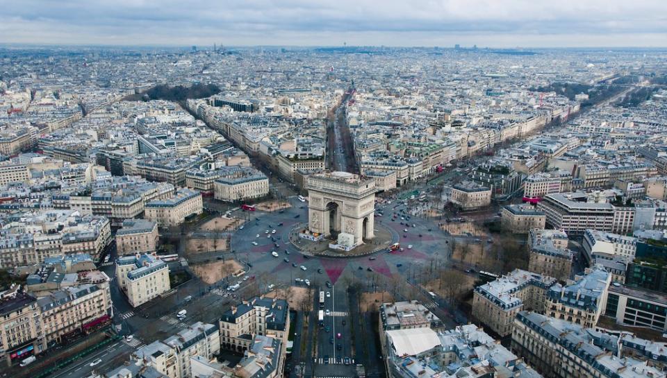 根據世界城市文化論壇（World Cities Culture Forum）的數據，巴黎綠地僅佔城市的10%，綠化成當務之急。圖片來源：Unsplash
