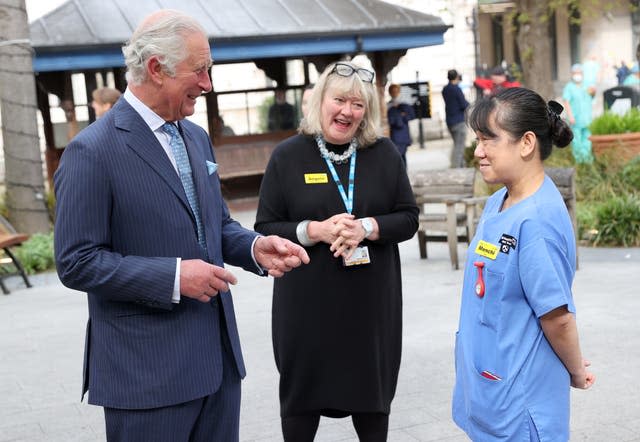 Charles visits St Bartholomew’s Hospital