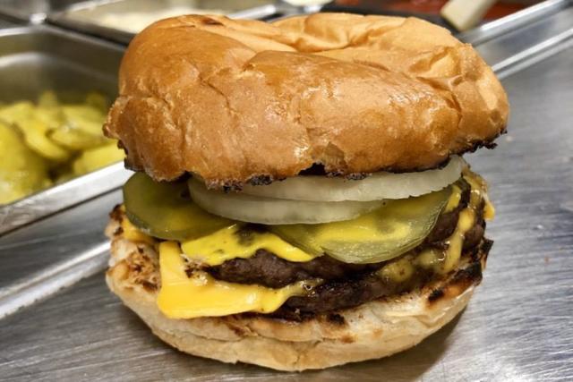 New 'Kansas City Chiefs Burger' offered at fast food spot  in