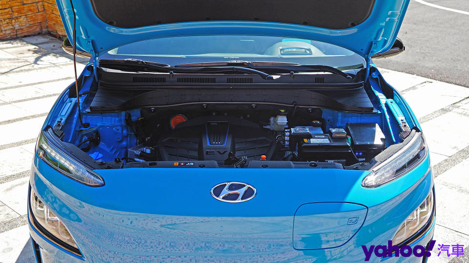 2021 Hyundai Kona Electric EV300山道試駕！換湯換藥不換碗卻又是截然不同的駕馭之道！
