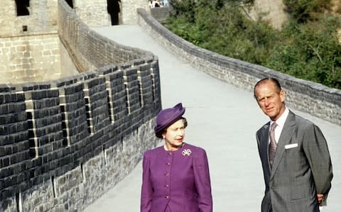 he Queen And Prince Philip Visiting The Great Wall Of China At Badaling Near Peking