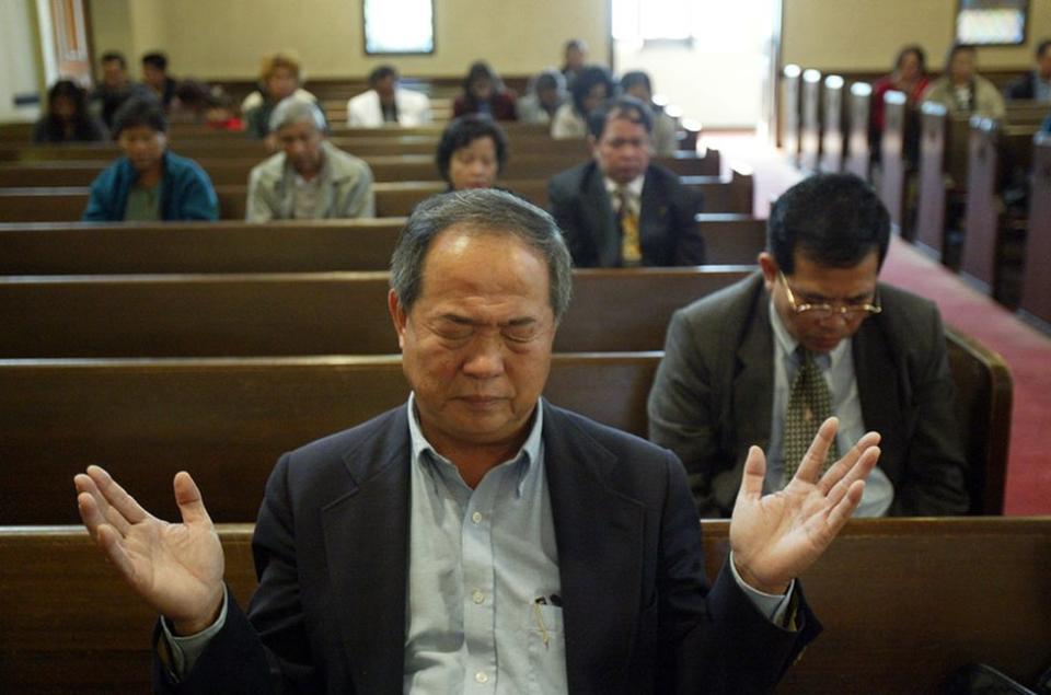 Ted en una iglesia en Los Ángeles