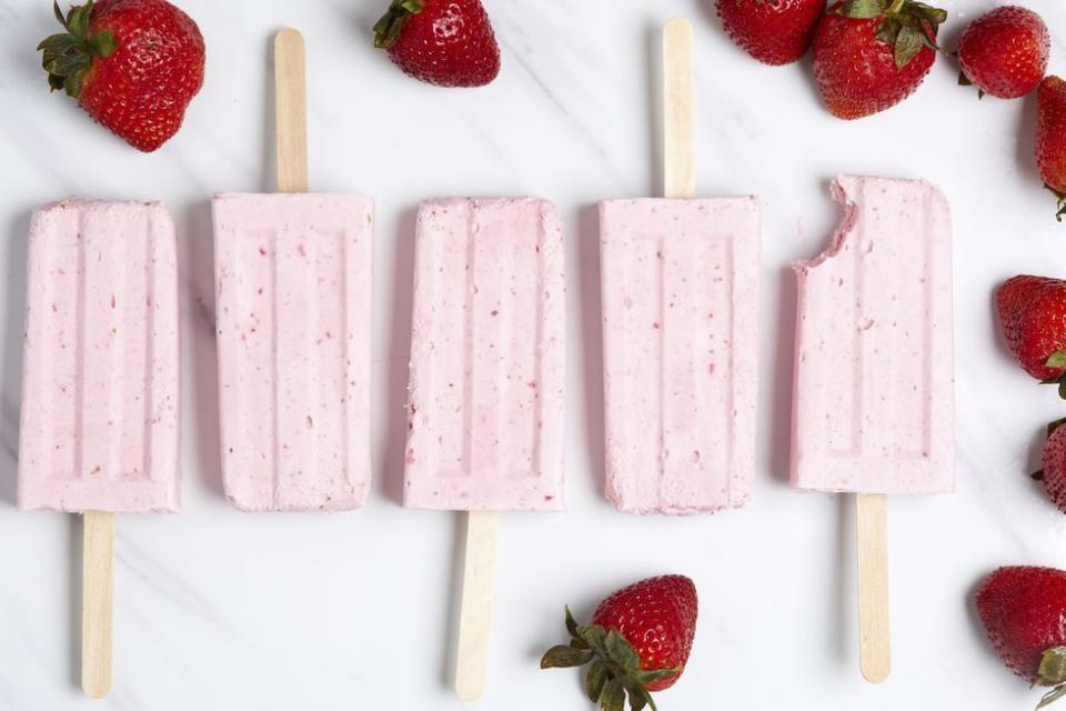 Keto Strawberry-Lime Cheesecake Pops