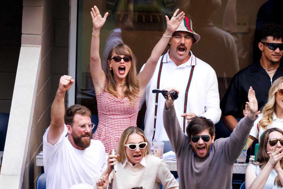 Taylor Swift and Travis Kelce put on a VERY loved show at the US Open