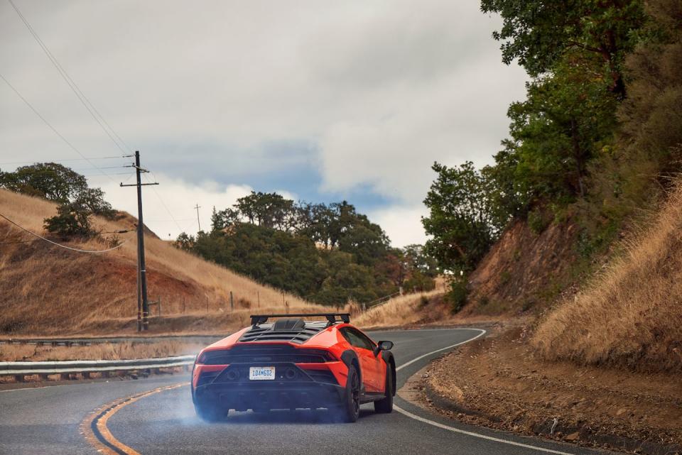 2024 lamborghini huracan sterrato