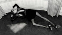 <p>Auch diese Kampagne sorgte für Furore. Das französische Modehaus Yves Saint Laurent warb für seine Frühjahr/Sommer-Kollektion 2015 mit einem augenscheinlich untergewichtigen Model. (Bild: Screenshot Yves Saint Laurent) </p>