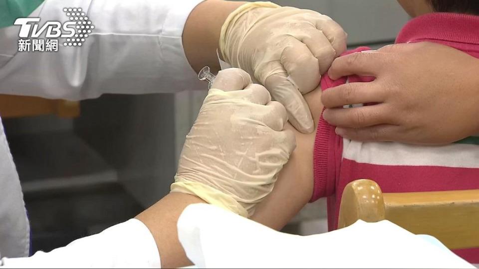 Taiwan plans to fund HPV shots for junior high boys by 2025 (TVBS News)