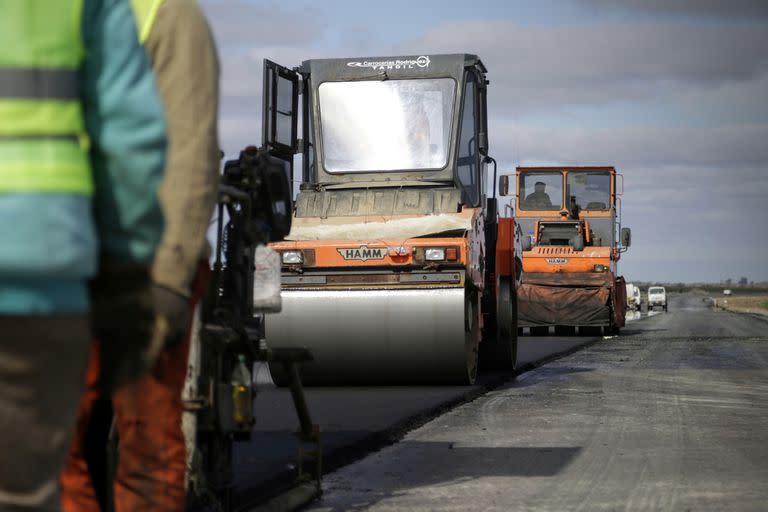 Inauguración de obras nuevo tramo de Ruta Provincial 11 y visita por obra en Ruta Provincial 56