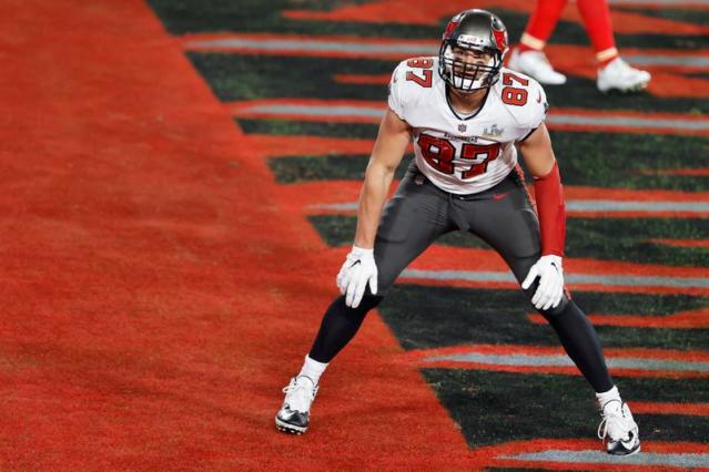 Free Agency Update: Tight end Rob Gronkowski re-signs with Tampa Bay  Buccaneers