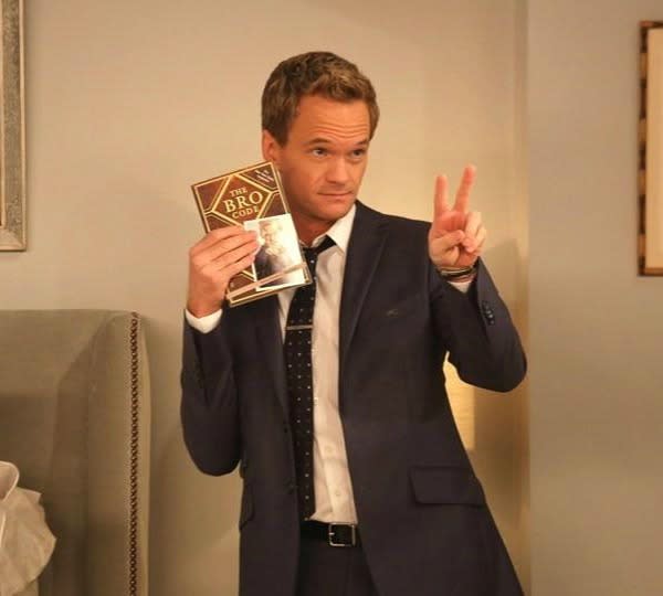 Barney Stinson, de ‘Cómo conocí a vuestra madre’: de la sencillez de la pareja a las más rebuscadas artimañas psicológicas. Cómo conocí a vuestra madre presenta a un Barney de lo más divertido, elocuente y perspicaz. Un tipo elegante que intenta parecer listo y estratega con las mujeres. Desgraciadamente, sus sentencias sobre ellas y su forma de conquistarlas es, a menudo, tan enrevesado que puede llegar a degradarlas. (Imagen:  ©CBS)