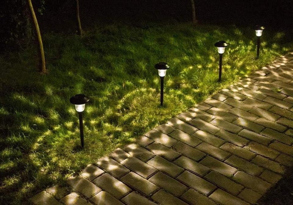 What Our Readers Bought in December Option Beau Jardin Solar Pathway Lights