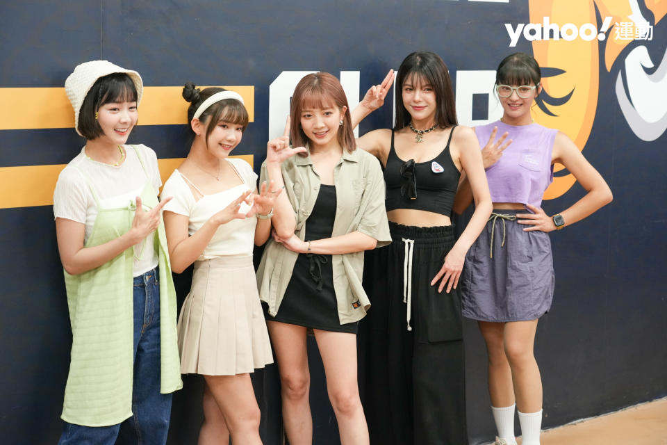 中職明星賽女孩籃籃（圖左起）、奶昔、Yuki、凱蒂、口水。（呂權紘／攝）（20230729）