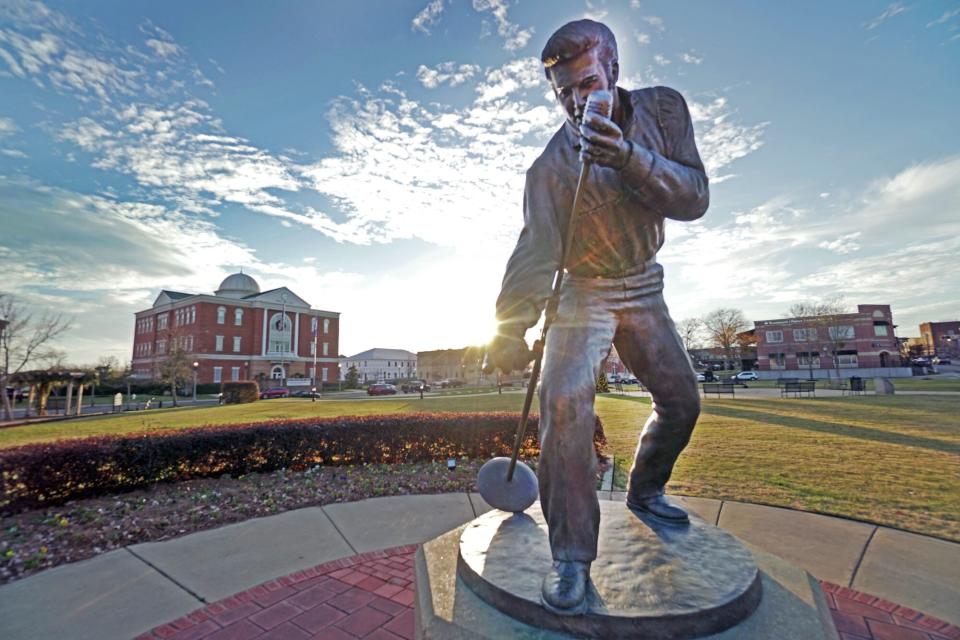 Fairpark Statues, Tupelo, Mississippi