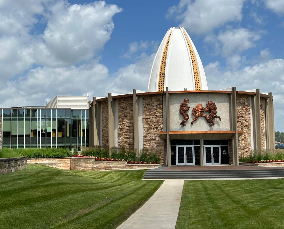 The Pro Football Hall of Fame in Canton will host the new Hall of Fame Ribs Burnoff on Friday, Saturday and Sunday on the grounds of the museum.