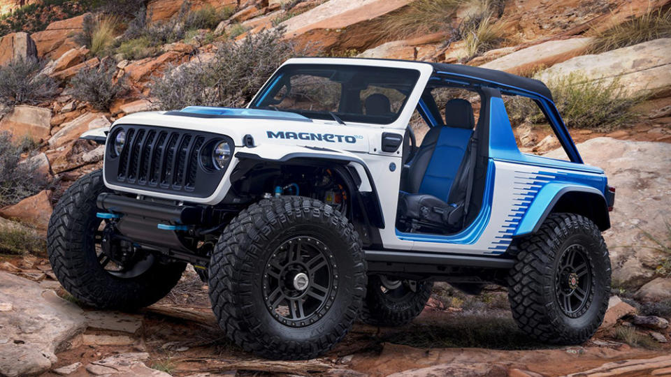 A front 3/4 view of the Jeep Wrangler Magneto 2.0 all-electric concept