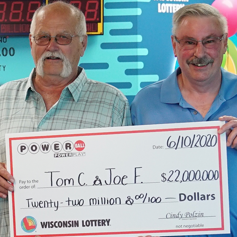 Hace años, Thomas Cook y Joseph Feeney acordaron dividir las futuras ganancias de la lotería. Cook cumplió esa promesa cuando ganó un premio de 22 millones de dólares en junio.
