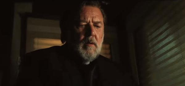 Russell Crowe en el tráiler de 'The Exorcism'