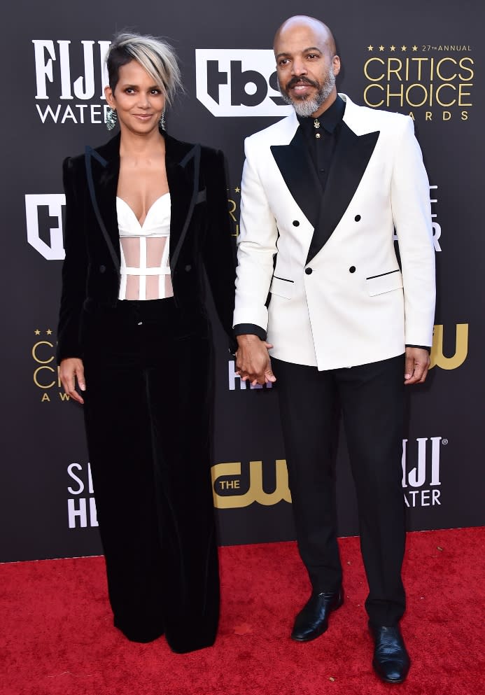 Halle Berry and Van Hunt on the 2022 Critics Choice Awards red carpet - Credit: Jordan Strauss/Invision/AP/.