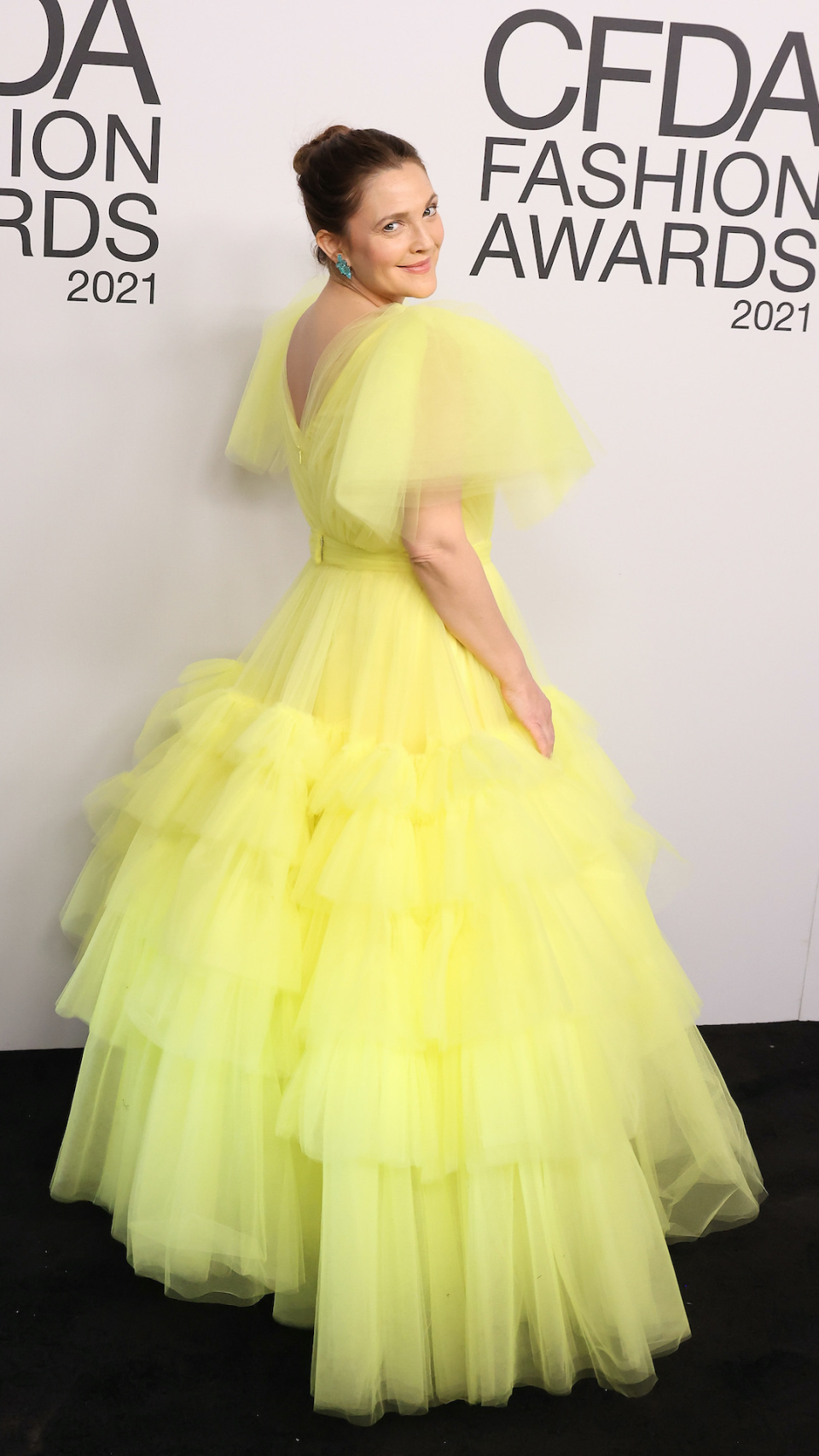 The voluminous yellow gown