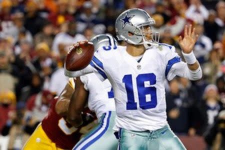 Dallas Cowboys quarterback Matt Cassel (16) throws the ball agains the Washington Redskins in the second quarter at FedEx Field. The Cowboys won 19-16. Mandatory Credit: Geoff Burke-USA TODAY Sports