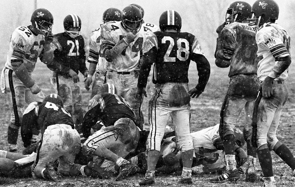 It was a cold, snowy Thanksgiving Day back in 1969 when Honesdale hammered Weatherly 29-0 in its final game of the varsity season.