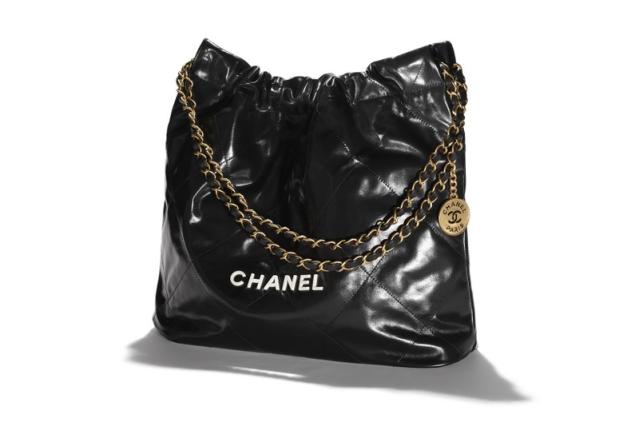 Discover CHANEL 22 BAG designed by Virginie Viard