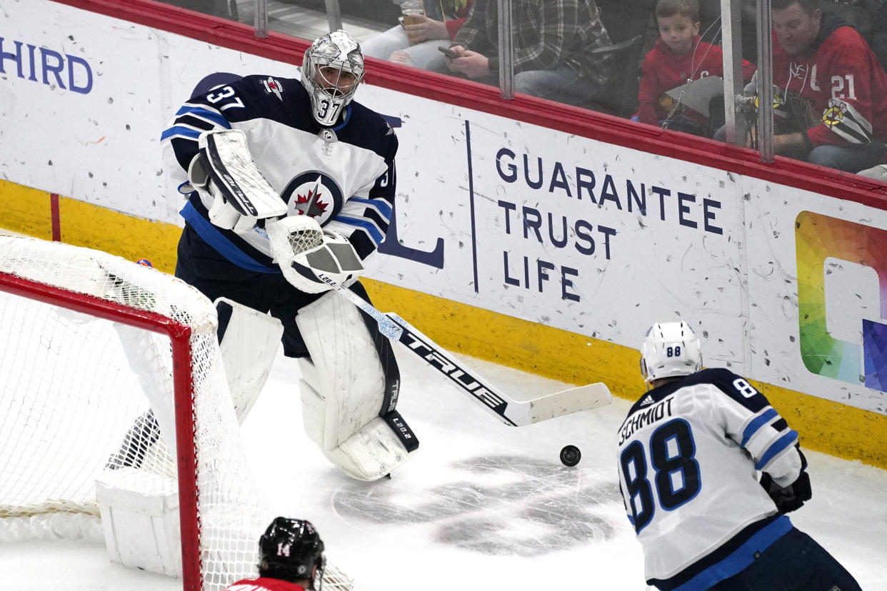 Winnipeg Jets goaltender Connor Hellebuyck 