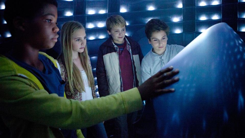 Brian Bradley, Ella Linnea Wahlstedt, Reest Hartwig, and Teo Halm in 'Earth to Echo' (Relativity)