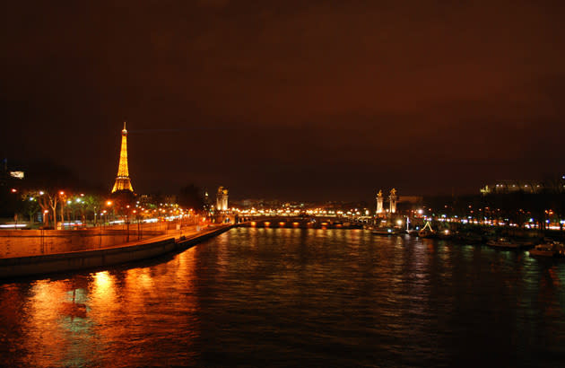 <p><b>Eiffel by the Seine</b>: Also called The Iron lady, it is a wrought iron lattice tower located on the Champ de Mars in Paris. It was inaugurated in 1889 as the entrance arch to the 1889 World Fair. Photo by <a href="http://www.flickr.com/photos/saparajit/" rel="nofollow noopener" target="_blank" data-ylk="slk:Saparjit;elm:context_link;itc:0;sec:content-canvas" class="link ">Saparjit</a>.</p>