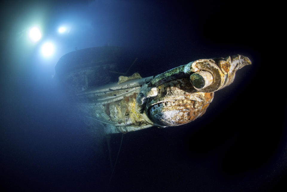 El Gunilda sumergido bajo el mar