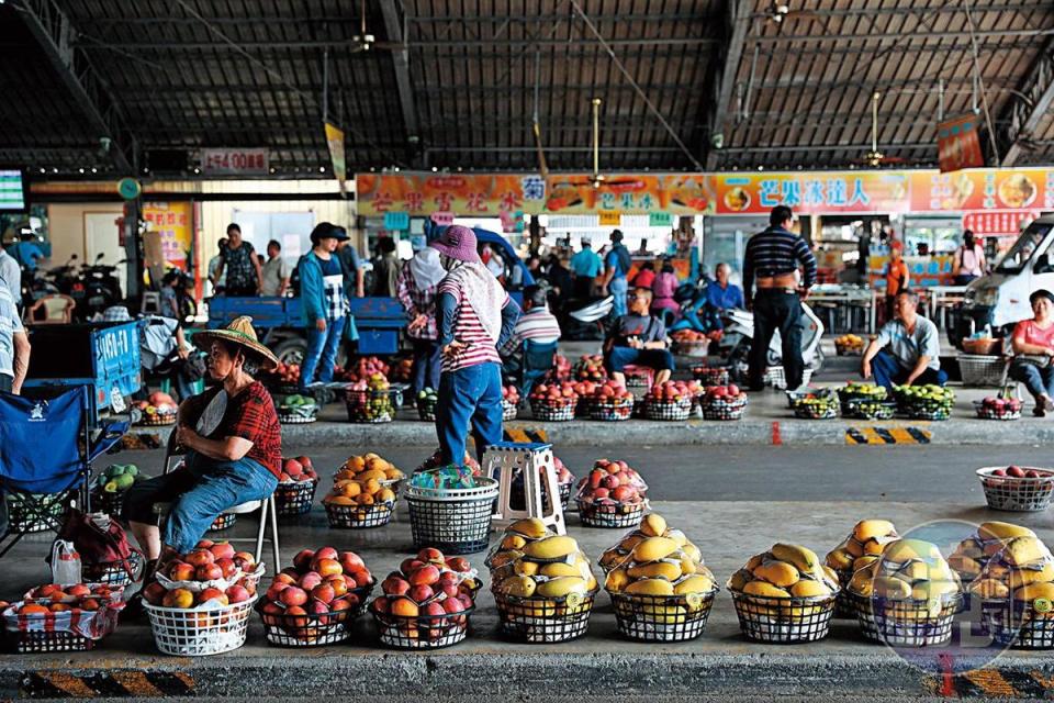 在「玉井青果市場」有機會買到相當超值的芒果。