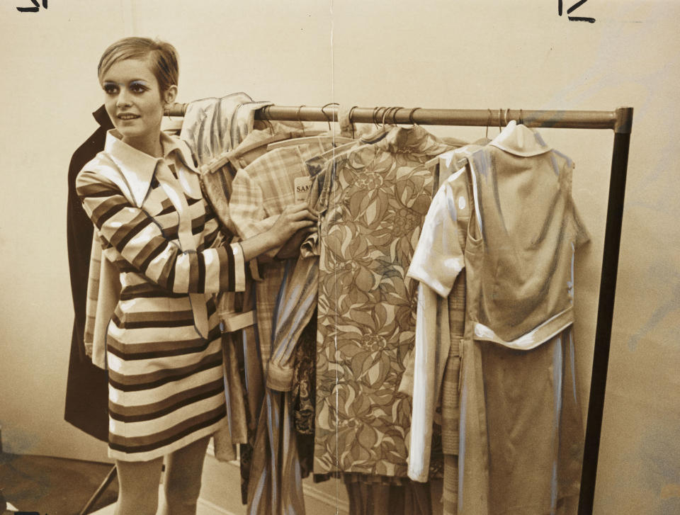 The model with rail of "Twiggy Clothes."