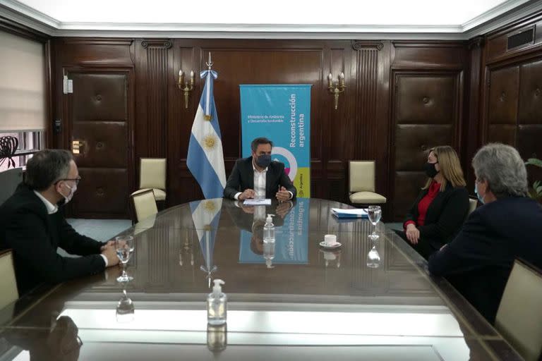 El ministro de Ambiente y Desarrollo Sostenible, Juan Cabandié, recibió a referentes del Consejo Agroindustrial Argentino (CAA)