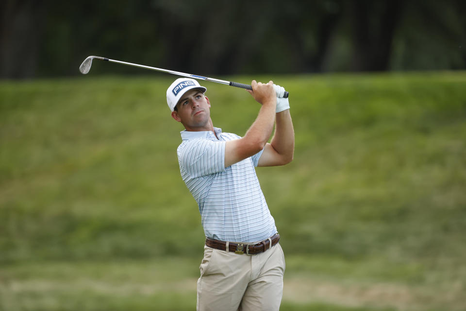 Connor Gaunt watches his tee shot on hole 15 during the round of 16 of the 2023 U.S. Amateur at Cherry Hills C.C. in Cherry Hills Village, Colo. on Thursday, Aug. 17, 2023. (Chris Keane/USGA)