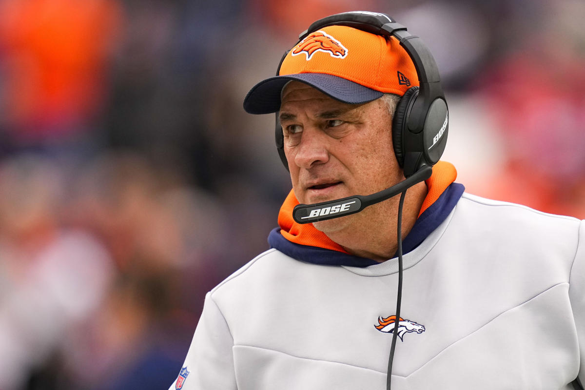 The Eagles signed former Broncos head coach Vic Fangio to a 2-week contract  to scout Chiefs before Super Bowl - Footballscoop