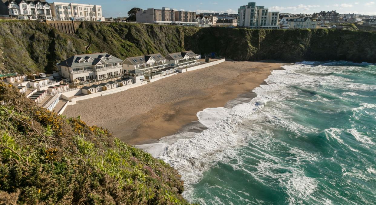 You can't get much closer to the sea than at the Tolcarne Beach Apartments (Booking.com)