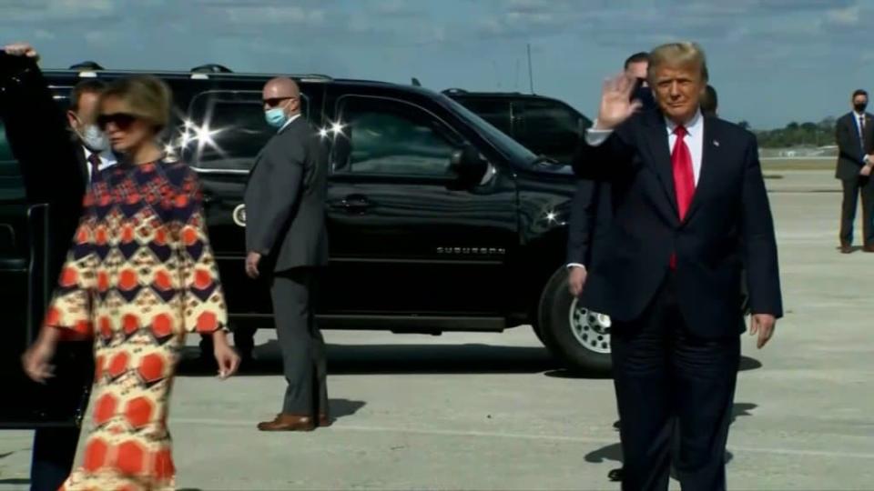 Melania et Donald Trump à leur arrivée à Mar-a-Lago, le 20 janvier 2021. - BFMTV