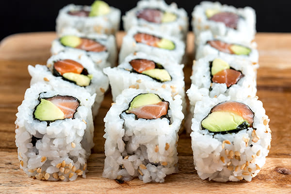 Vetan a hombre de un buffet por comer el equivalente de cinco personas de sushi. Foto: Pinghung Chen / EyeEm / Getty Images.